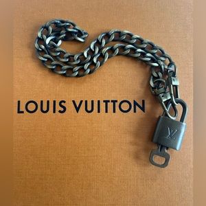 Auth Louis Vuitton LV Bronze Padlock and Key #302 w/unbranded bronze 16” chain